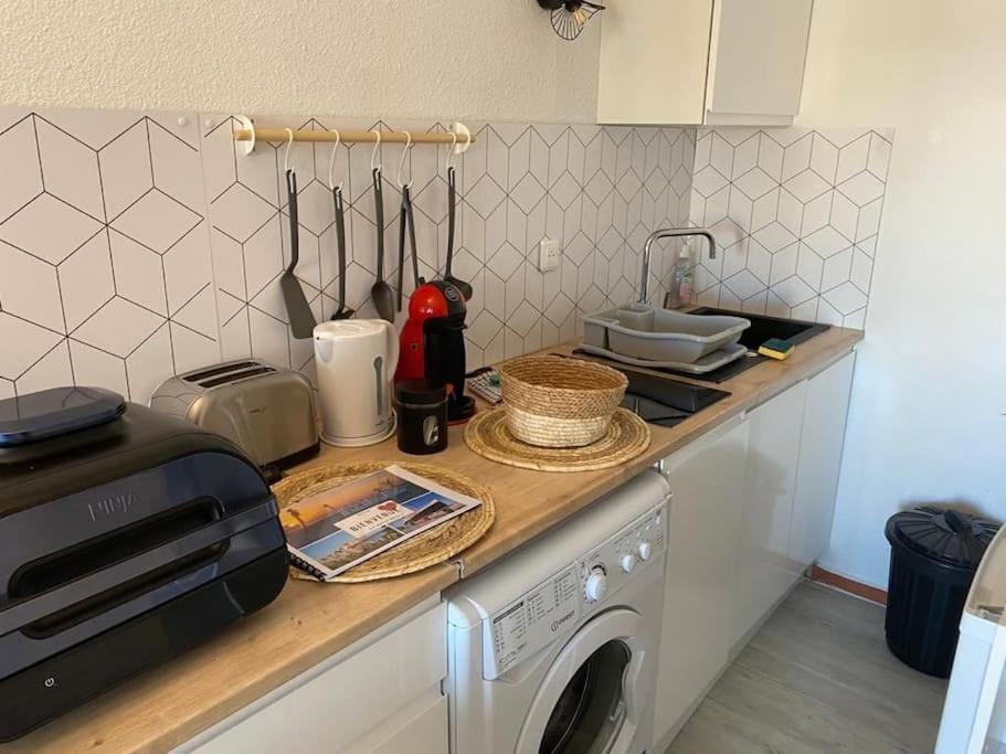 Superbe Studio Renove Avec Piscine Et Vue Marina Le Barcarès Exterior foto